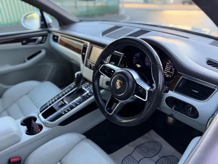 Porsche Macan 2015 photo 2
