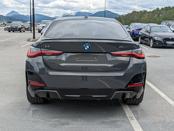 BMW I4 2024 photo 2