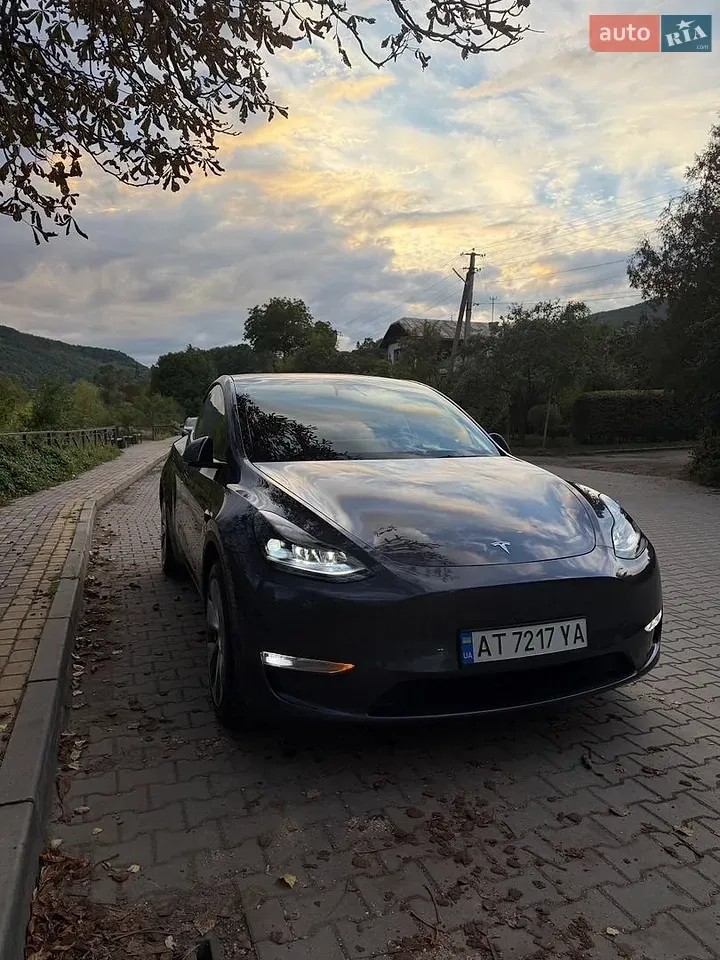 Tesla Model Y 2021 photo 2