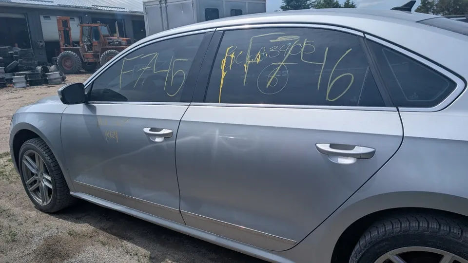 Volkswagen Passat 2015 photo 2
