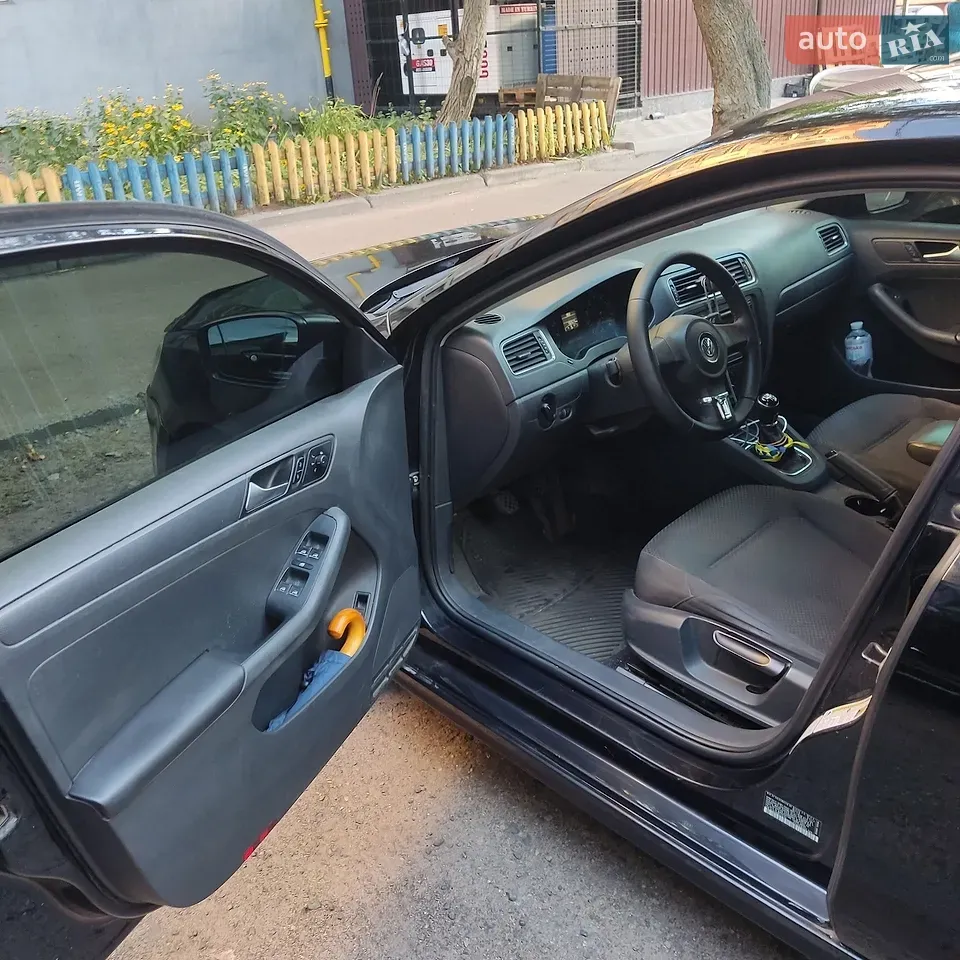 Volkswagen Jetta 2013 photo 4