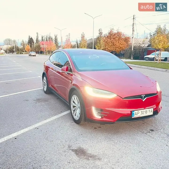 Tesla Model X 2018 photo 2