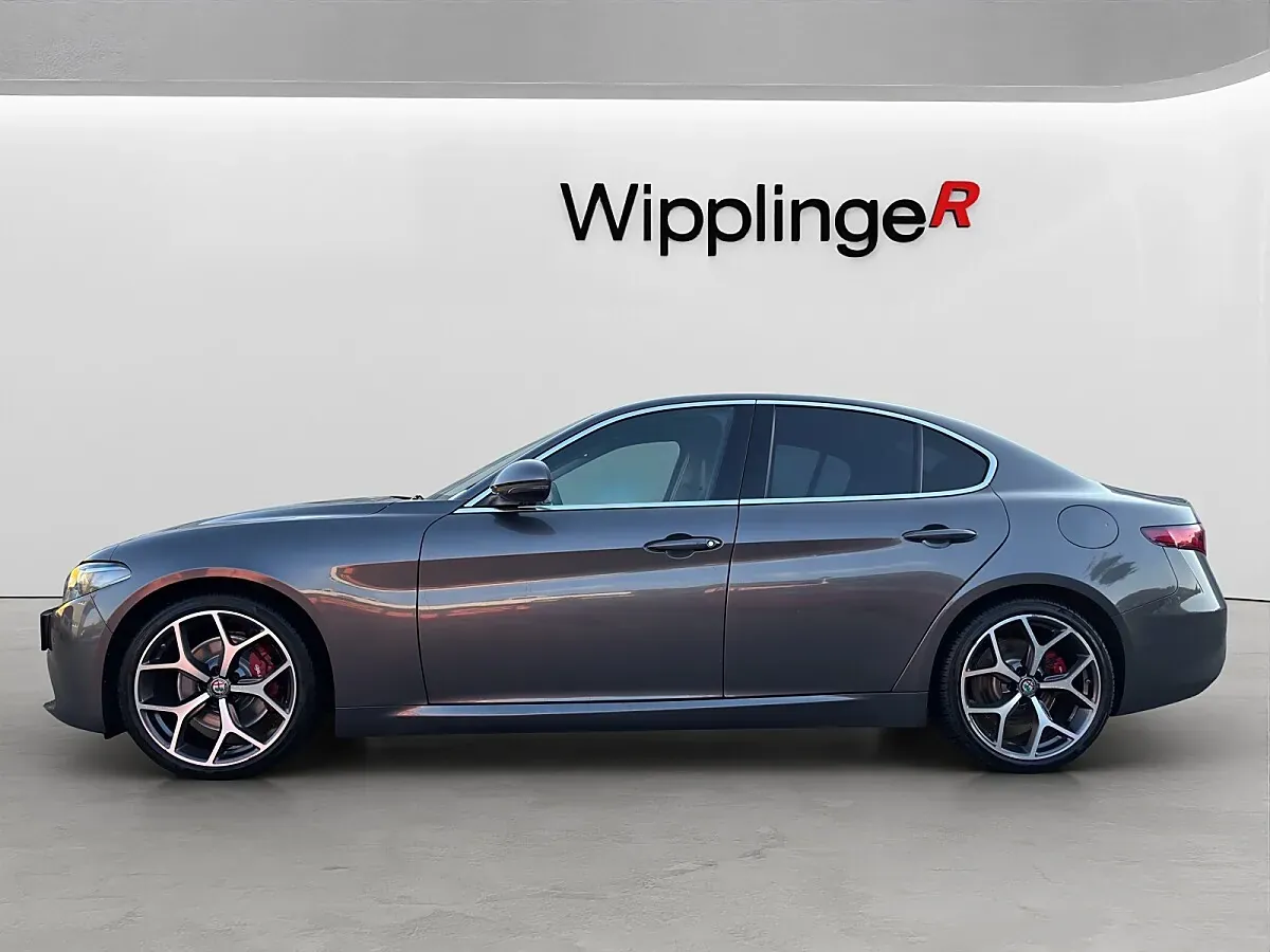 Alfa Romeo Giulia 2020 photo 3
