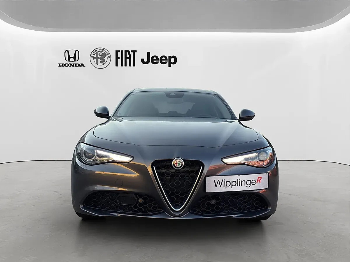 Alfa Romeo Giulia 2020 photo 2