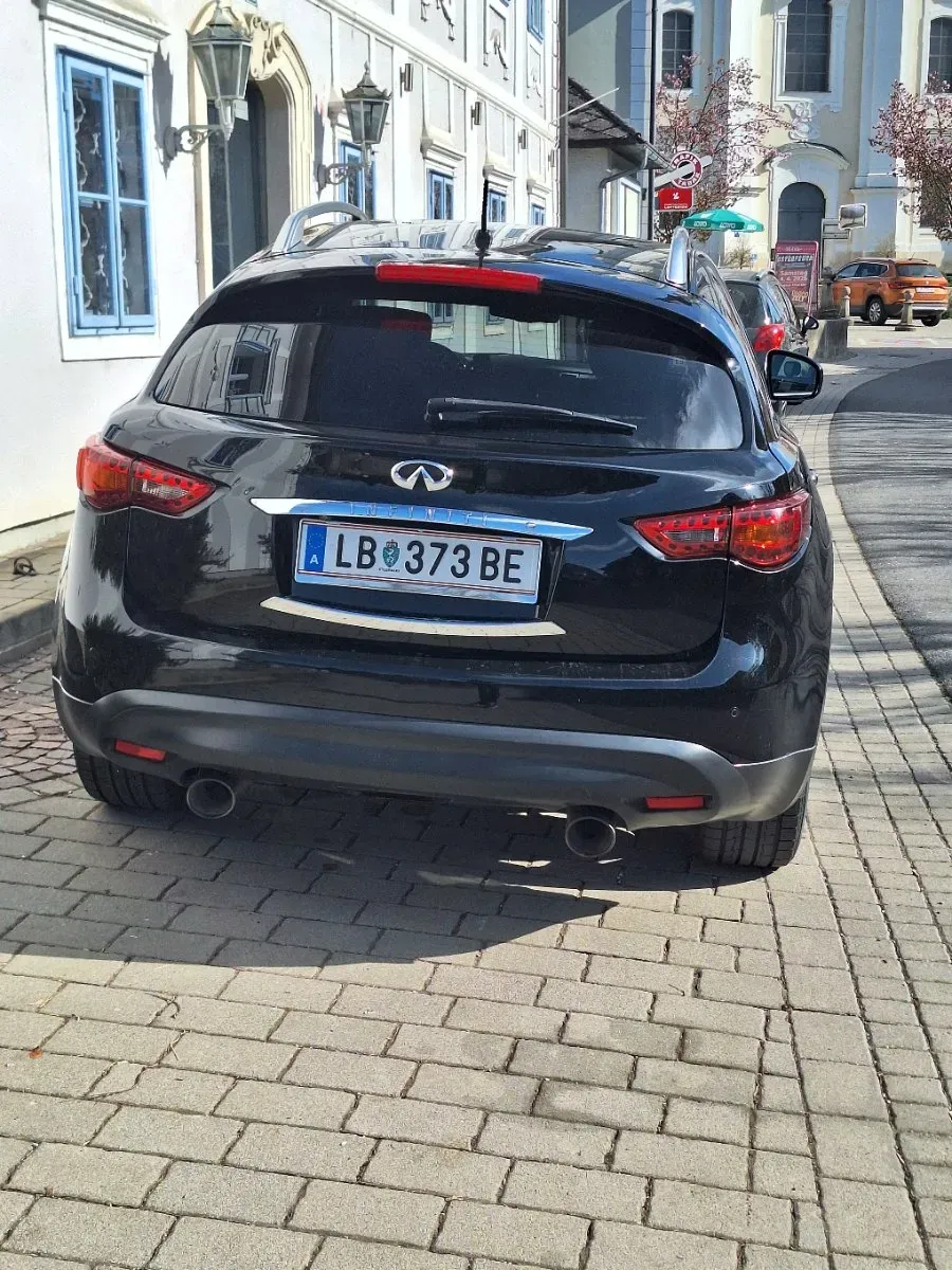 Infiniti Fx 2011 photo 3