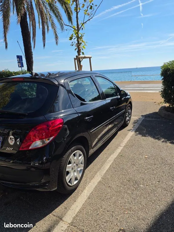 Peugeot 207 2011 photo 2