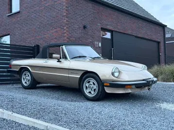 Alfa Romeo Spider 1986 photo 3