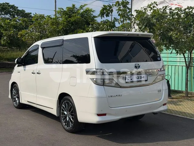 Toyota Vellfire 2012 photo 2
