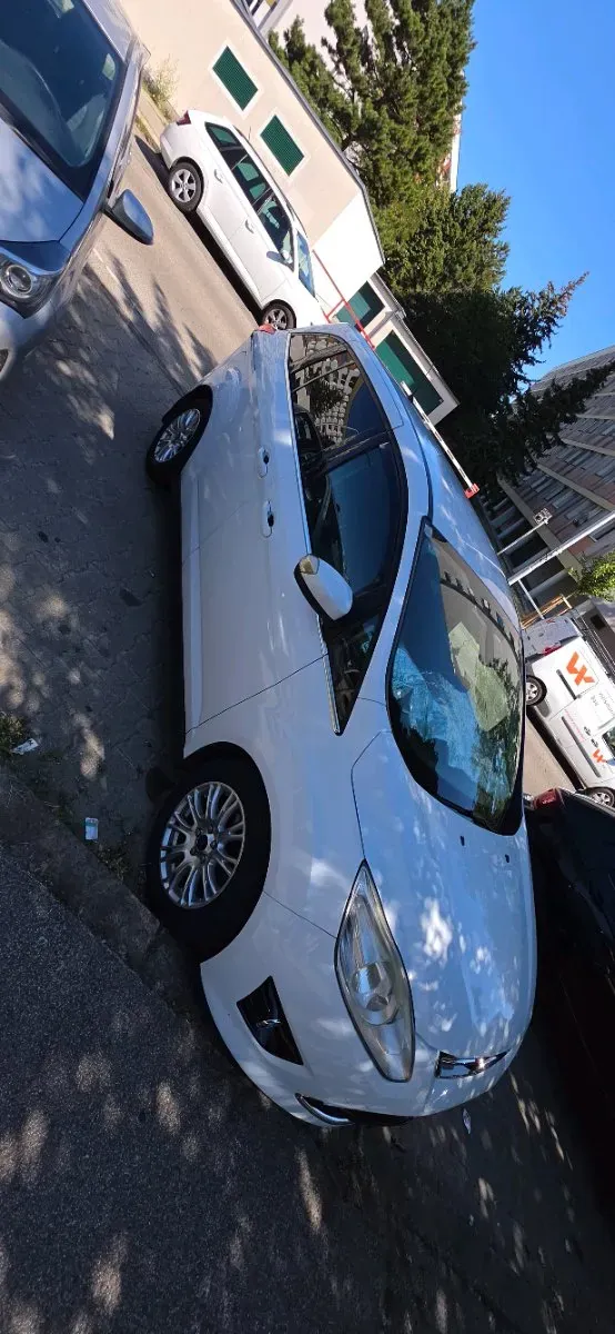 Ford C-Max 2011 photo 3