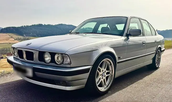 BMW 520I