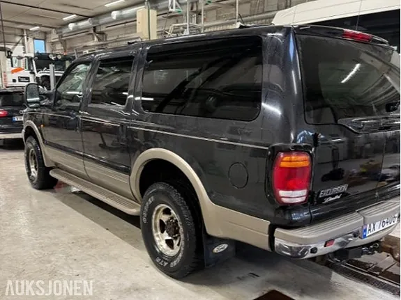 Ford Excursion 2000 photo 3