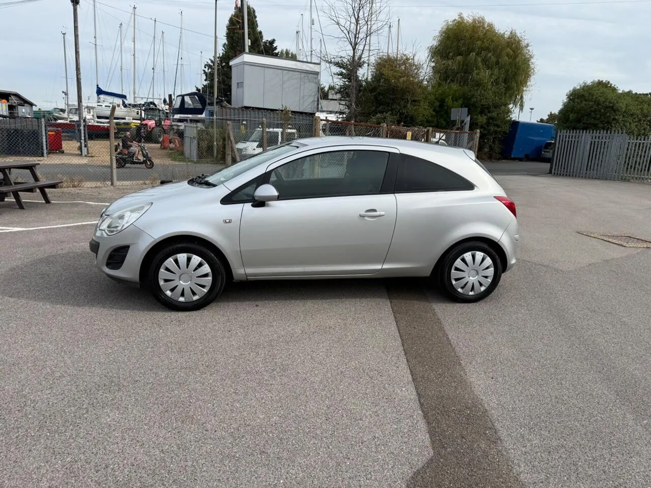 Vauxhall Corsa 2013 photo 4
