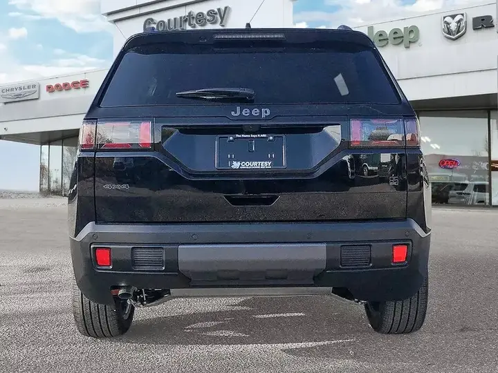 Jeep Cherokee 2026 photo 5