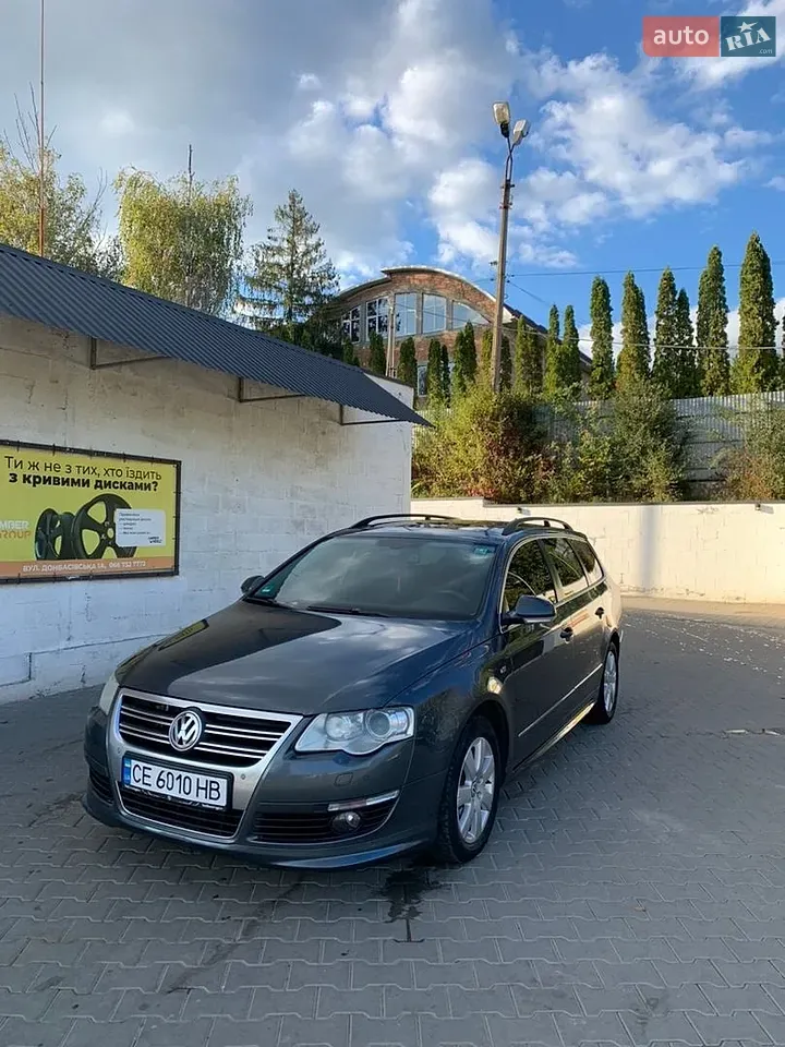 Volkswagen Passat 2010 photo 2
