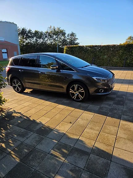 Ford S-Max 2017 photo 2