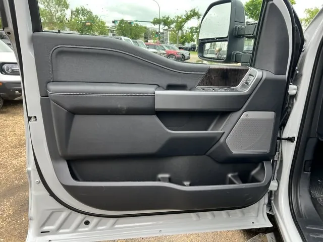 Ford Super Duty F-350 2026 photo 5