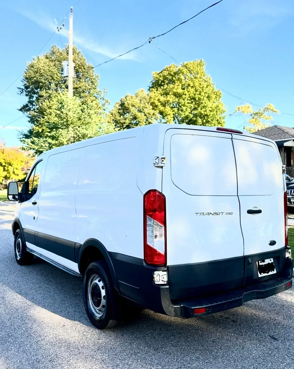 Ford Transit 2017 photo 2