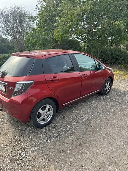 Toyota Yaris 2014 photo 4