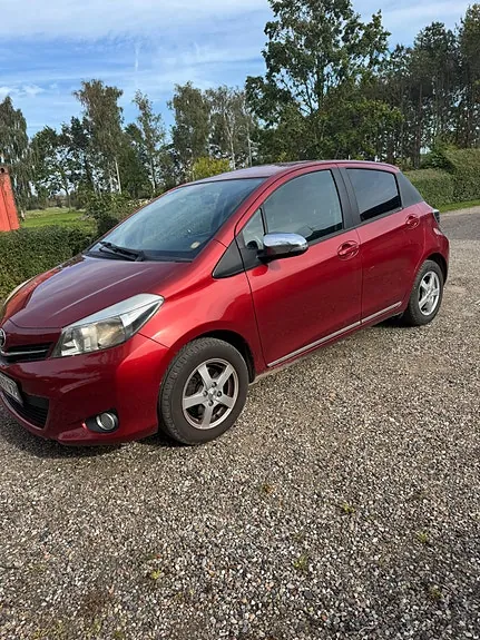 Toyota Yaris 2014 photo 3