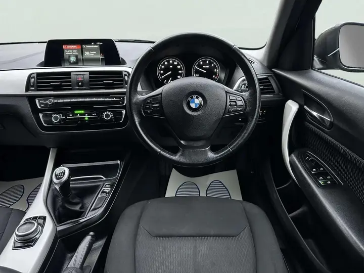 BMW 1 Series 2018 photo 3
