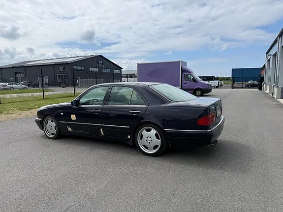 Mercedes-Benz E50 1996 photo 2