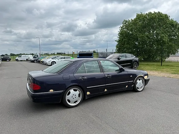 Mercedes-Benz E50 1996 photo 3