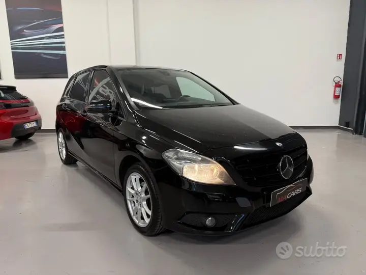 Mercedes-Benz B 180 2013 photo 4