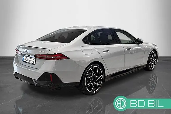 BMW 550E 2025 photo 4