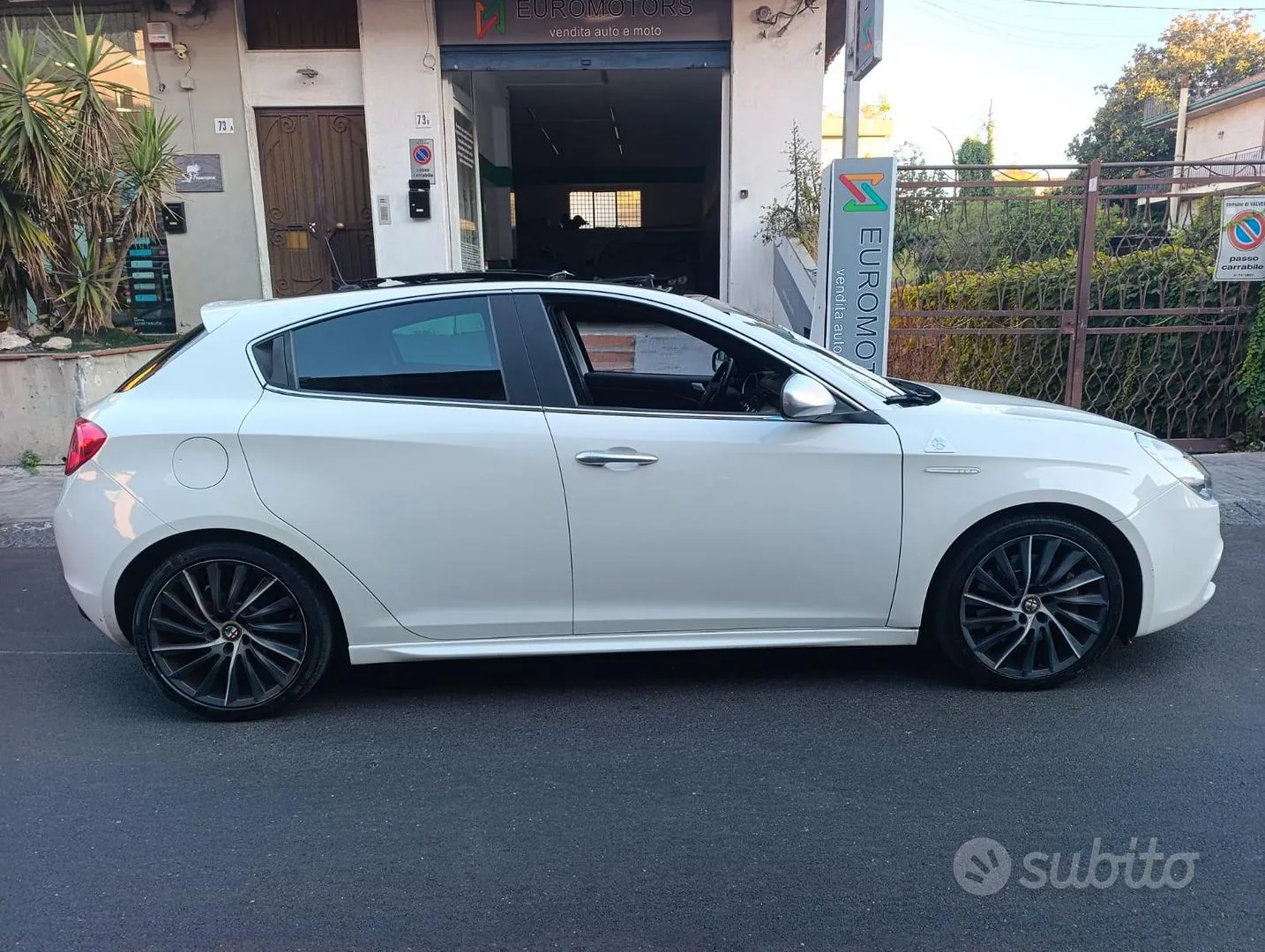 Alfa Romeo Giulietta 2010 photo 2