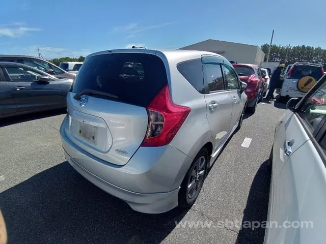 Nissan Note 2015 photo 4
