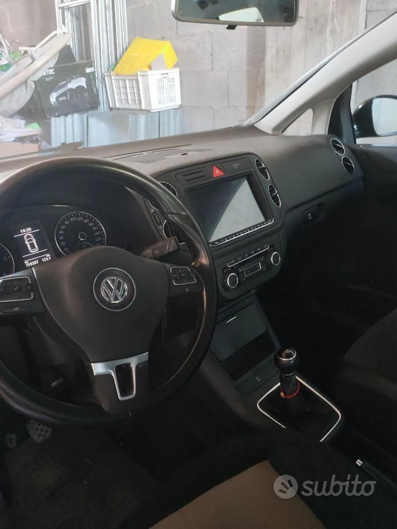 Volkswagen Golf 2010 photo 5