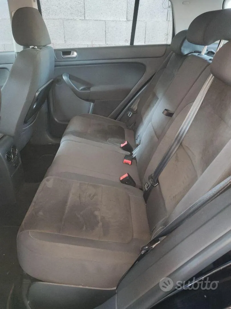 Volkswagen Golf 2010 photo 4