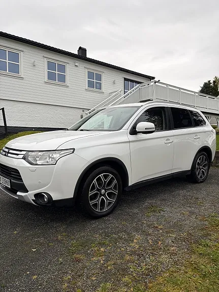Mitsubishi Outlander 2014 photo 2