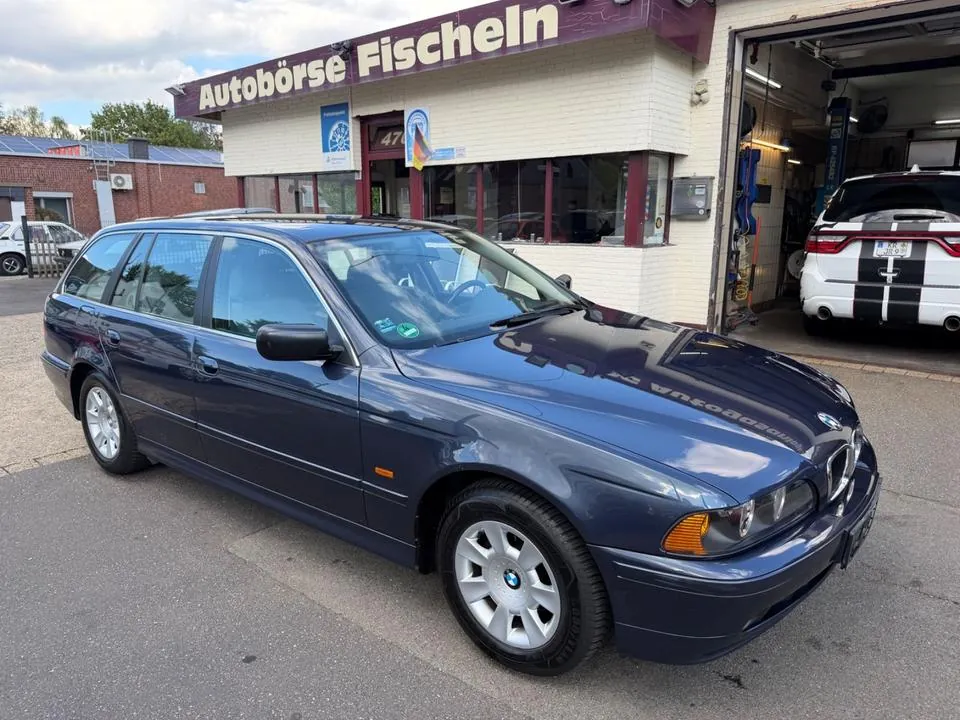 BMW 520I