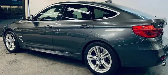 BMW 330I 2017 photo 2