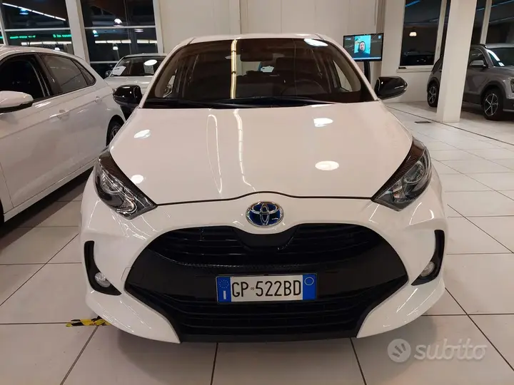 Toyota Yaris 2023 photo 3