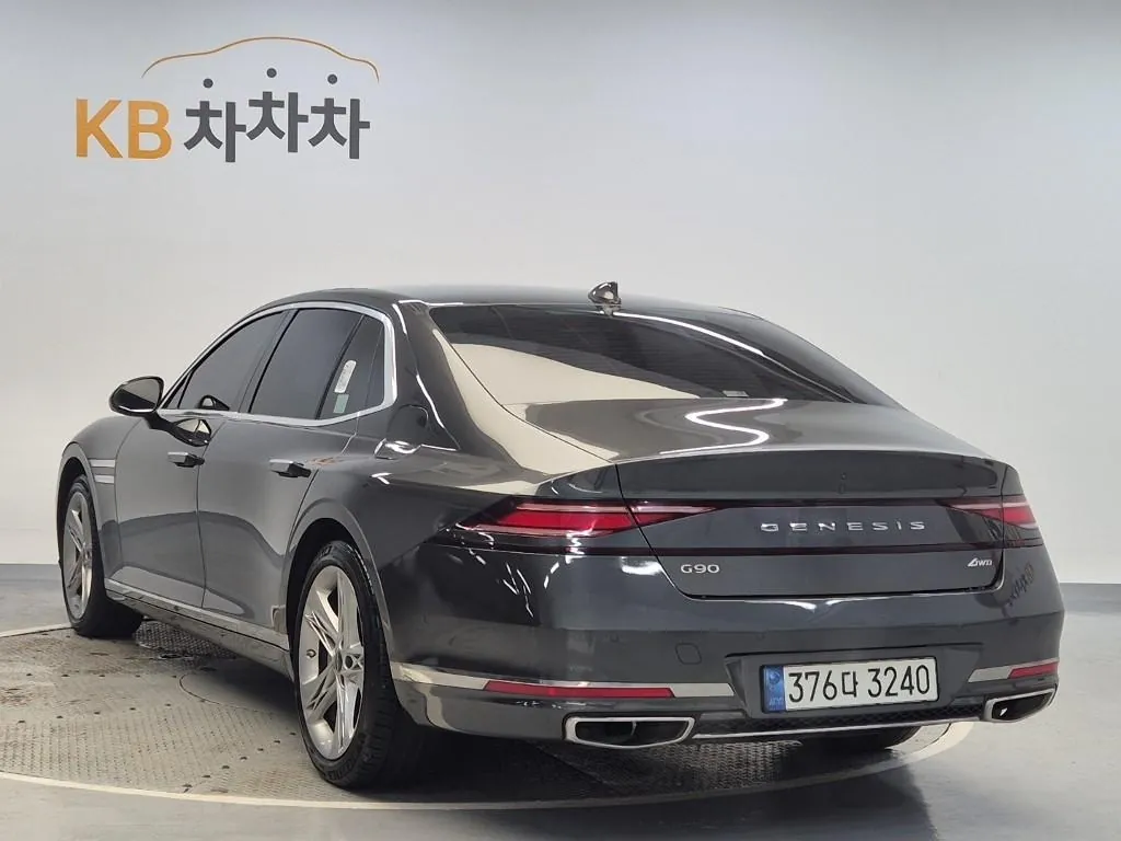 Genesis G90 2022 photo 2