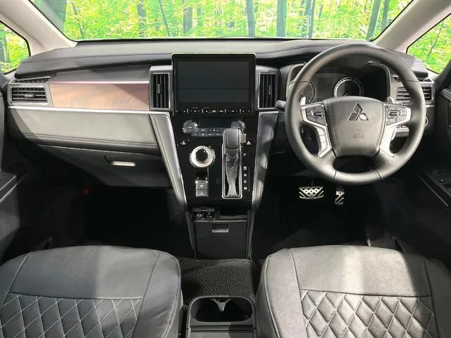 Mitsubishi Delica D:5 2024 photo 2