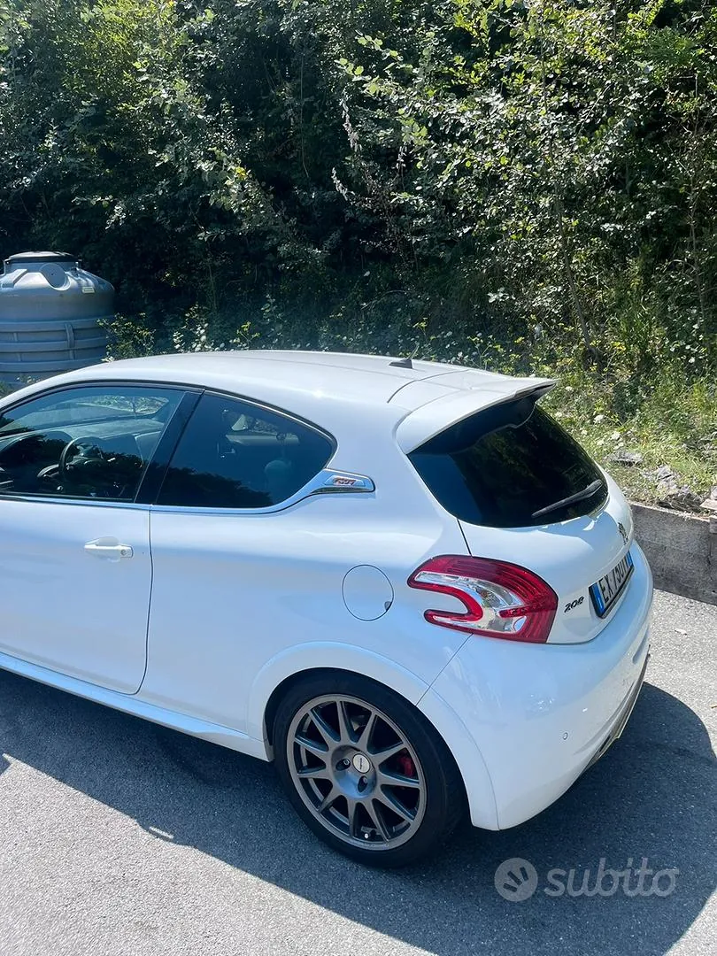 Peugeot 208 Gti 2015 photo 4