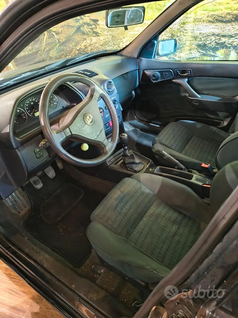 Alfa Romeo 146 2001 photo 4