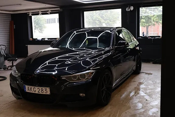 BMW 320D 2013 photo 2