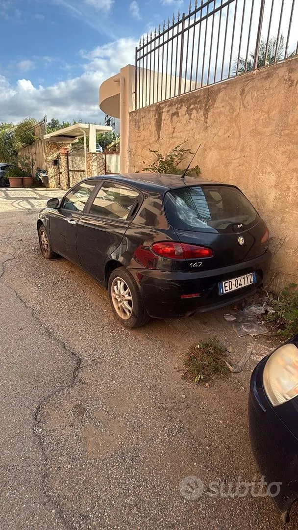 Alfa Romeo 147 2010 photo 2