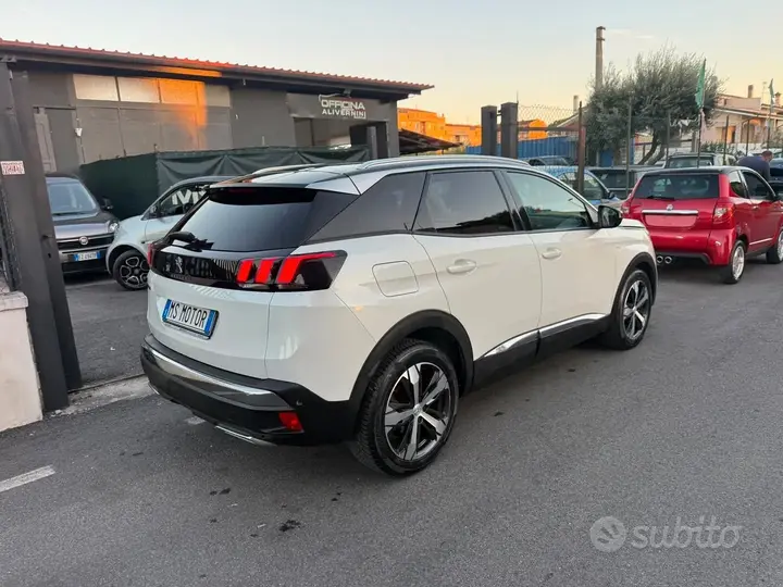 Peugeot 3008 2019 photo 2