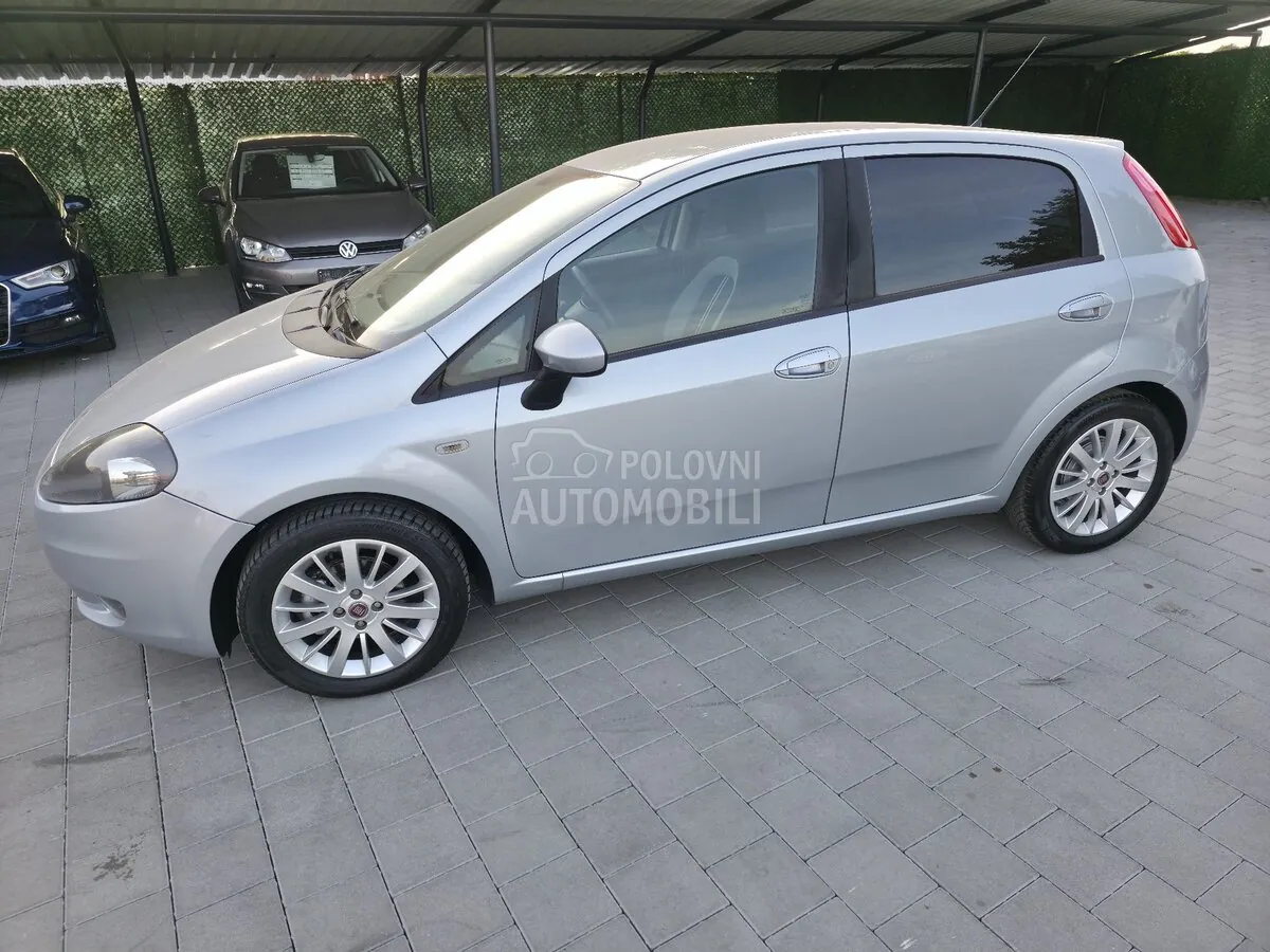 Fiat Grande Punto 2009 photo 3