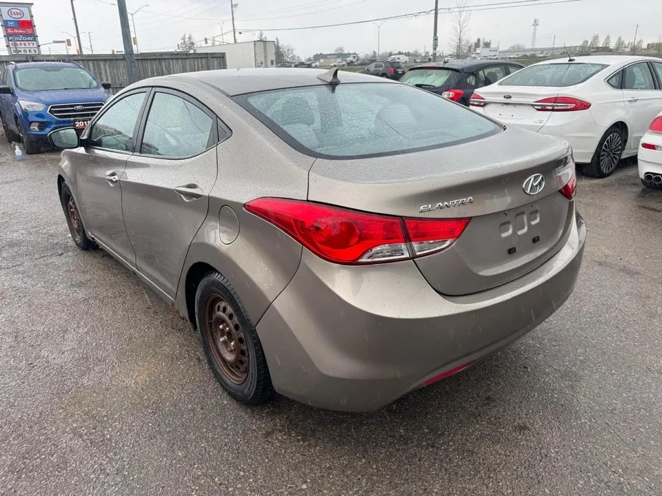 Hyundai Elantra 2013 photo 3