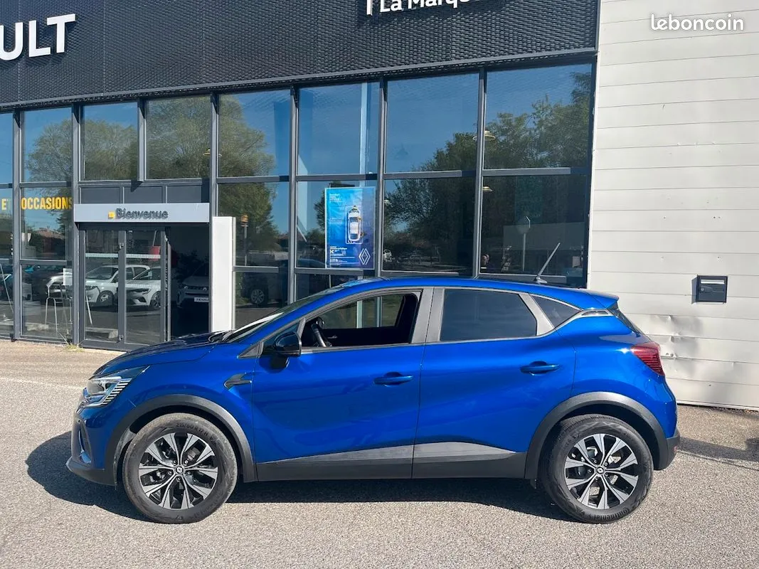 Renault Captur 2024 photo 3