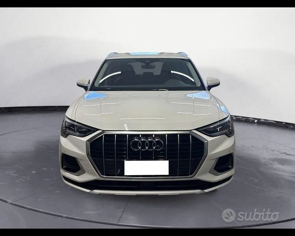 Audi Q3 2022 photo 2