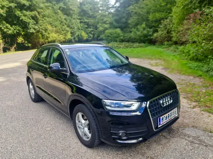 Audi Q3 2012 photo 2