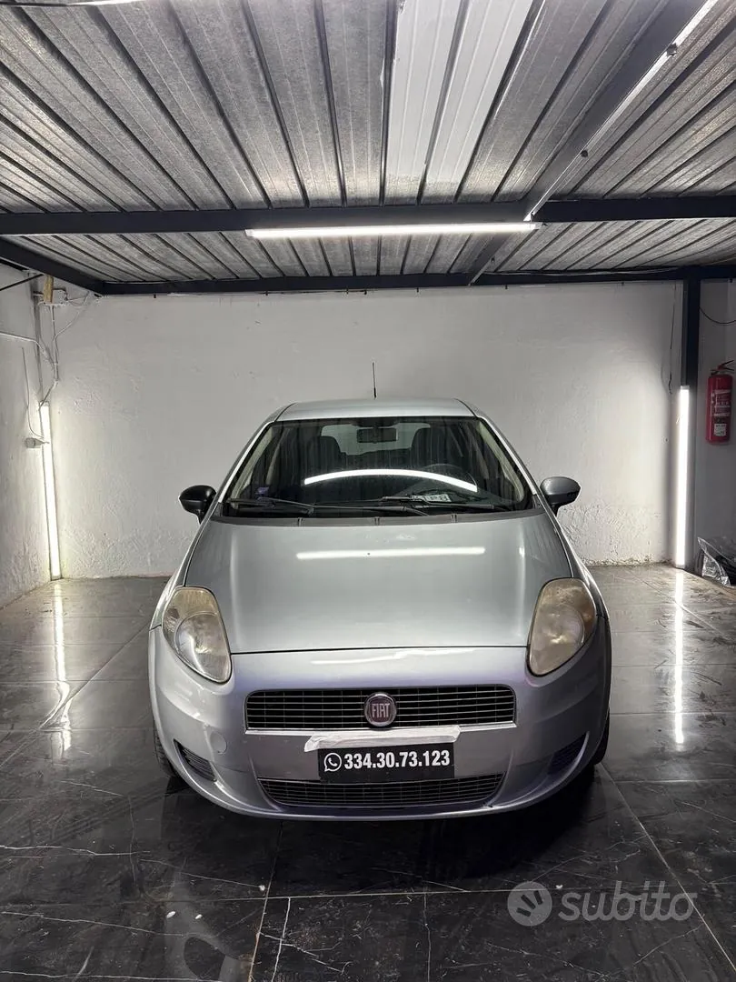 Fiat Grande Punto 2009 photo 2