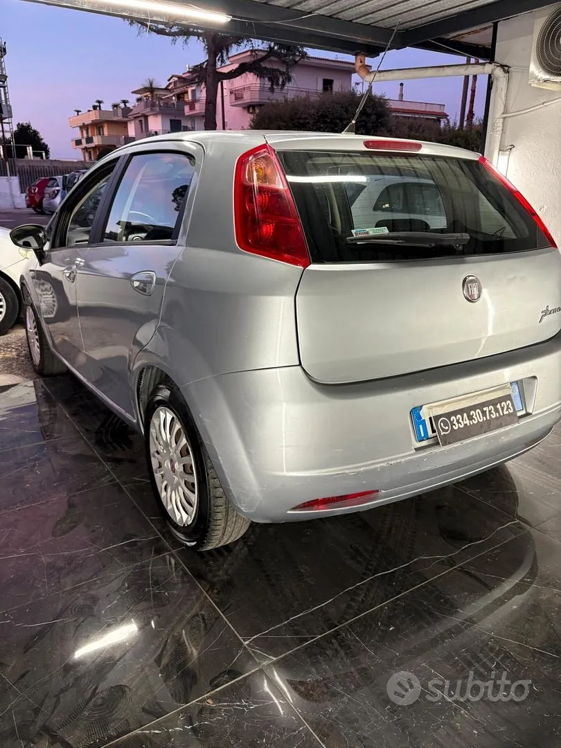 Fiat Grande Punto 2009 photo 4